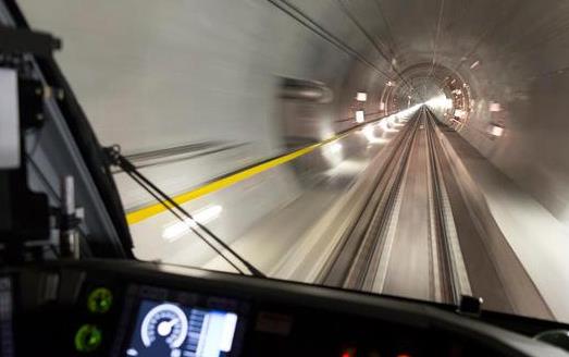 世界上最長隧道通車 圣哥達基線隧道穿越阿爾卑斯山約17分鐘