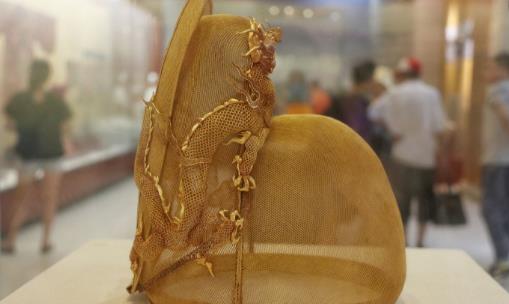 世界唯一的金冠 明代萬歷金冠(明代第十三個皇帝朱翊鈞的王冠)