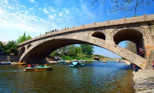 世界上最早的石拱橋 趙州橋建于隋朝年間公元595年-605年