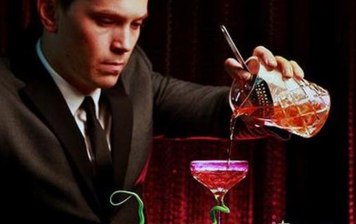 世界上最貴的雞尾酒 卡拉布雷斯調(diào)酒5.5萬(wàn)元人民幣一杯