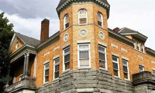 全世界唯一橫跨兩個國家的圖書館 赫斯克爾圖書館坐落于美國和加拿大之間