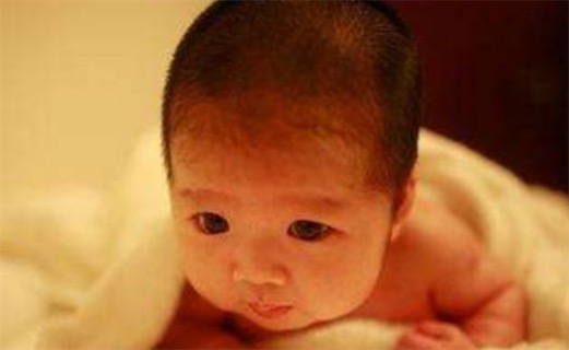 世界上胎毛最長的人 男童9年胎毛從未剪過 長度超過60厘米