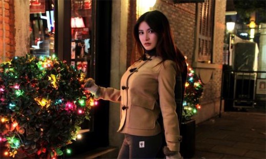 中國最美翹臀模特 《變形金剛》導(dǎo)演都想娶朱韻淇做老婆