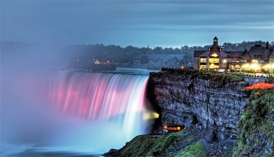 世界第一大跨國瀑布 尼亞加拉瀑布經過加拿大和美國