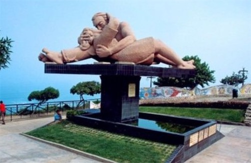 十大最著名的接吻雕塑排行榜 聞名世界的學生之吻愛沙尼亞塔爾圖