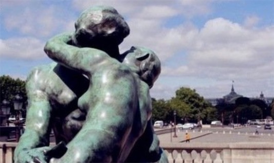十大最著名的接吻雕塑排行榜 聞名世界的學生之吻愛沙尼亞塔爾圖