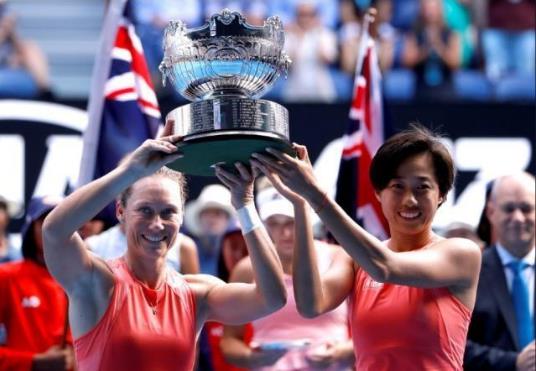 澳網女雙首奪大滿貫冠軍 張帥成中國女網金花歷史第六人