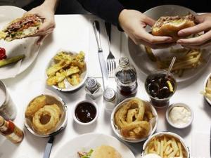 出國旅行時(shí)13種不得不知的就餐禮儀
