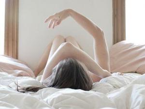 不同睡姿有哪些優(yōu)缺點(diǎn)?如何選擇最合適的睡姿