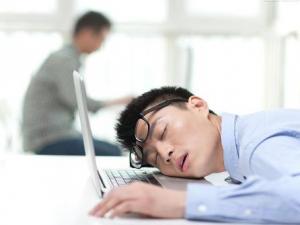 經常打瞌睡是怎么回事？經常打瞌睡該怎么辦