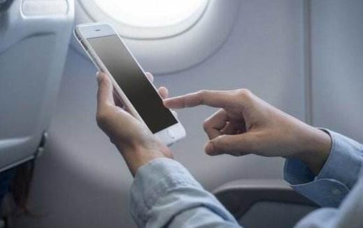 玩手機小心電子血栓 下肢腫脹要當心了