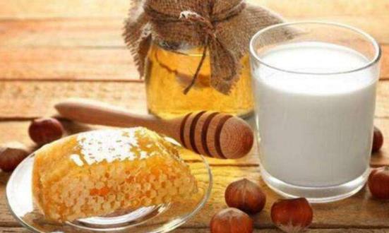 床頭不易放哪些東西?做哪些事有助睡眠?