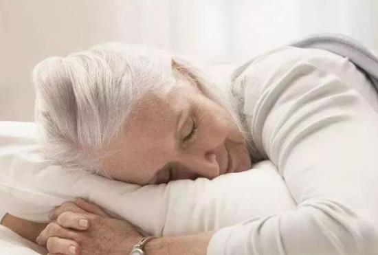 晚上睡不著白天也不想睡是怎么回事?經常早醒怎么調理?