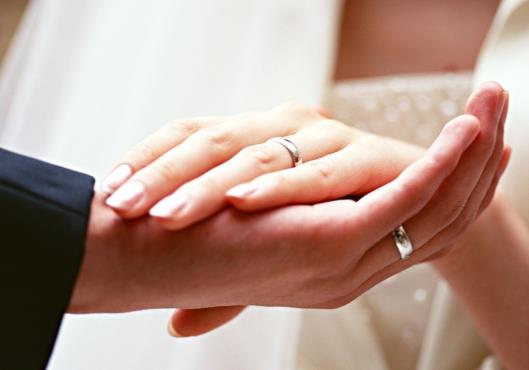 婚鬧是什么意思?婚車接完新娘是不是直接就走了?