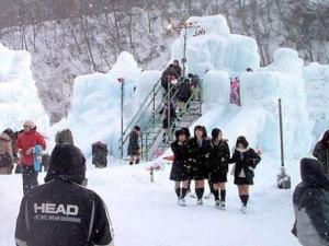 日本女人冬天穿裙子不冷嗎？一年四季都穿裙子