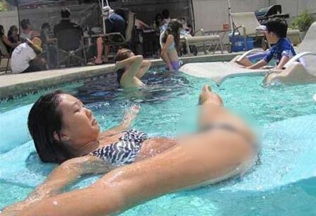 ��Ц�DƬ��ţ����Ĭ��Ц����һ���׵��㣬�ȱ��l��һ���R��ţ