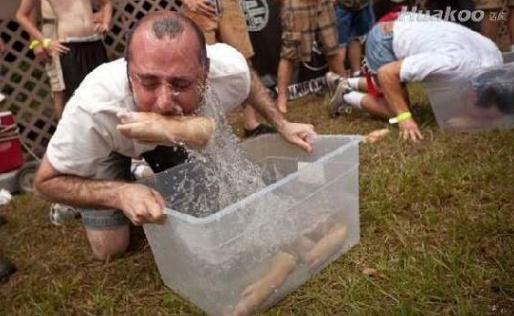 ��Ц�DƬ���OƷţ����Ĭ��Ц�DƬ������һ���׵��㣬���c�����ı�ِ