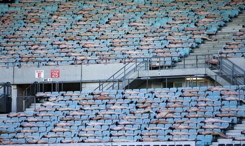 ���������w�О�ˇ�g��ʮ���f�˼��wȺ�������^����ˇ�g�M�е����cɫ��Q�o�Pϵ