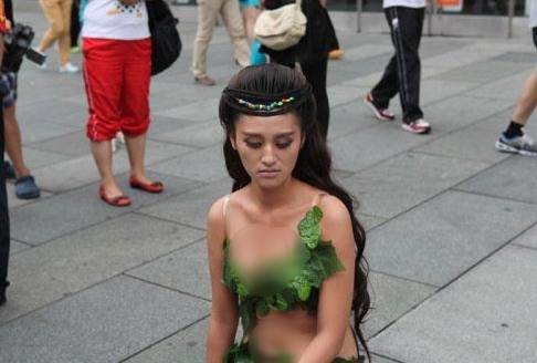 �������δ󐂳ǬFŮ�z������ȫ����~�����ԷQ��Խ�M�D