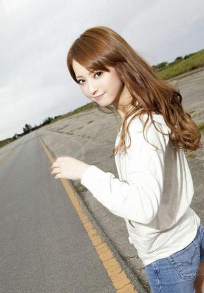 �ձ�Ů������ľϣ�ٱ��غ����G�գ������ع������ˈ�ͣ����������ǰ99����Ů