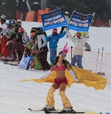 �������ˣ��Ȼ�����Ů�����Ȼ���ȥ��ѩ�����º��䲻���߹⣬�n���Ȼ��Ửѩ��ِ