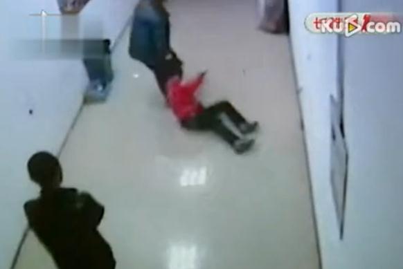 ʯ���f�W���@�꣺��Ů��ץ���^�l������ϴԡ�����e�^���⏊��