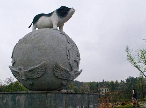 ���M��·�p�D�·�Σ���·߅����կ�B(y��ng)ֳʾ���@�Ļ��V���ϵ�һ���8�׸ߵ������i���ܣ����B(t��i)���䡣