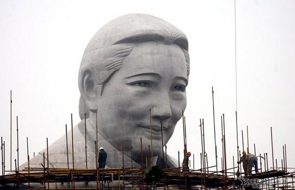 ����ʡ�����У�һ����8�ӘǸߵ��Αc�g������������������|�^(q��)����(j��)�˽⣬�@��������_(d��)24.15�ף�������ʯ�ģ�������һ�҆�λ�ĸ�����̺��\(y��n)�����ݵġ�����Ļ���ռ��800��ƽ���ף����O(sh��)Ӌ(j��)��һ��(g��)��(hu��)�h�d��