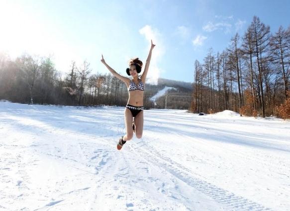 �����б���ػ�ѩ���e�k���Ȼ��ἰʢ�bȤζ��ѩ���ݡ����Ȼ�����Ůģ�؁����ж�ɇ�