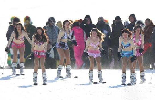 �����б���ػ�ѩ���e�k���Ȼ��ἰʢ�bȤζ��ѩ���ݡ����Ȼ�����Ůģ�؁����ж�ɇ�