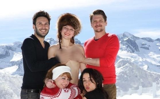 ����Ů������ȫ��ѩɽ���ԸЌ��棬�@���������֎�������(�M�D)