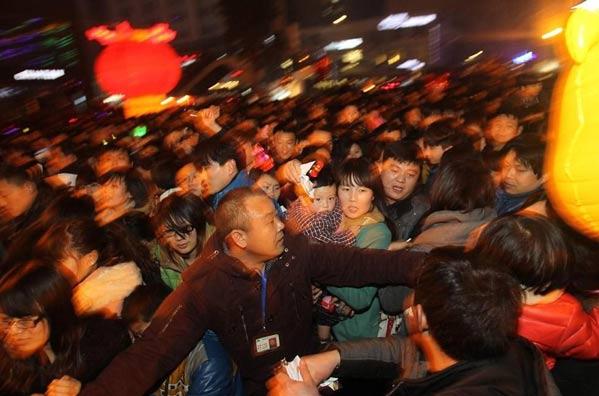 ��������Ԫ�����^���˺��D����չ���F���޺�һƬ�M�D