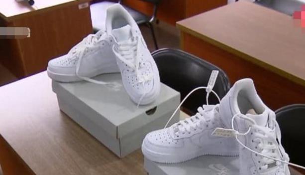 大學生在網上買鞋子,每次都在7天內退貨,商家發現貓膩立即報警!