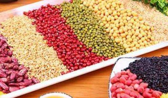 很多人產后患上抑郁癥就非常的慌張 記住這三種食物可以幫助到你