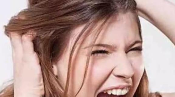 產(chǎn)后脫發(fā)的現(xiàn)象其實(shí)是正常的 5個(gè)日常護(hù)理頭發(fā)方法收好