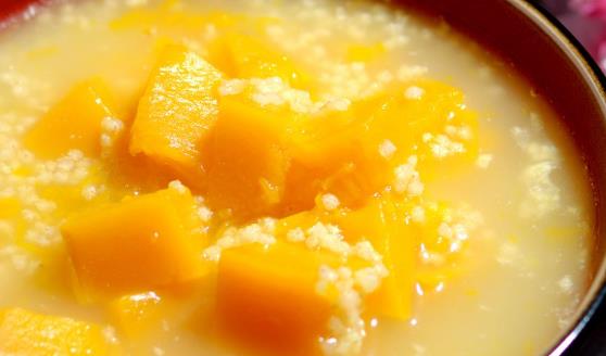 產后的一個月是身體恢復調養的最好時機 月子小米粥的食譜做法