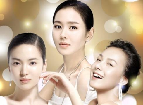 如何祛斑最有效?女人臉上長(zhǎng)斑是什么原因