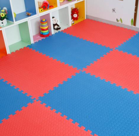 哪個牌子的拼圖地毯好?塑料拼圖地墊有毒嗎