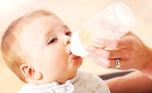 怎么樣給寶寶選擇合適的奶粉 寶寶奶粉喂食注意事項