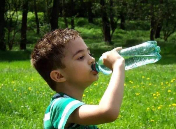 澳牧進(jìn)口牛奶 為寶寶提供暑期能量來(lái)源