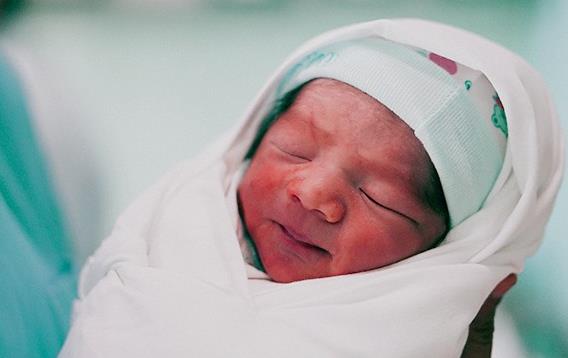 三孩政策來臨,恩唯達阿貝醫(yī)生助高齡產(chǎn)婦一臂之力