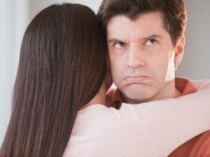 男人吃醋的2種類型，男人吃醋的6個表現