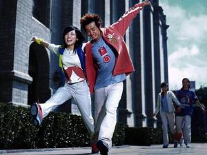 熱戀中的女孩兒有什么表現行為？