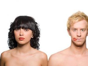 出軌的男人心理:男人劈腿后的20個(gè)反常舉動(dòng)