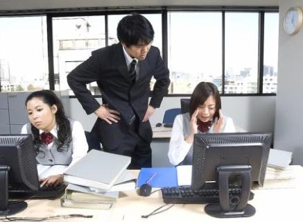 職業(yè)枯竭癥來(lái)襲怎么辦?應(yīng)及時(shí)充電學(xué)會(huì)傾訴