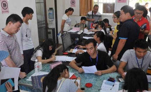 助學(xué)貸款在校期間的利息誰出 助學(xué)貸款最高額度是多少