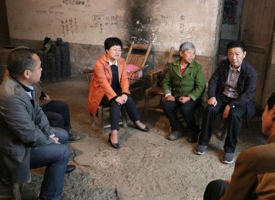 怎么在網上查自己是不是貧困戶?2022年學生如何申請建檔立卡?