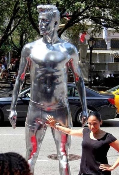 а����Ц�Ⱥ��D������_���c�����N�ꡱ���ź�Ӱ��(�M�D)