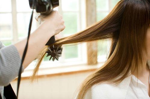 電吹風的正確使用方法-電吹風的保養(yǎng)技巧