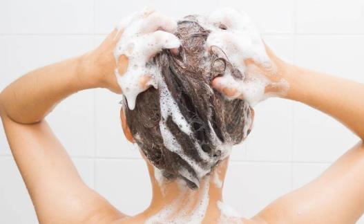 女性天天洗頭發好不好?染發一定要三天不洗頭嗎?